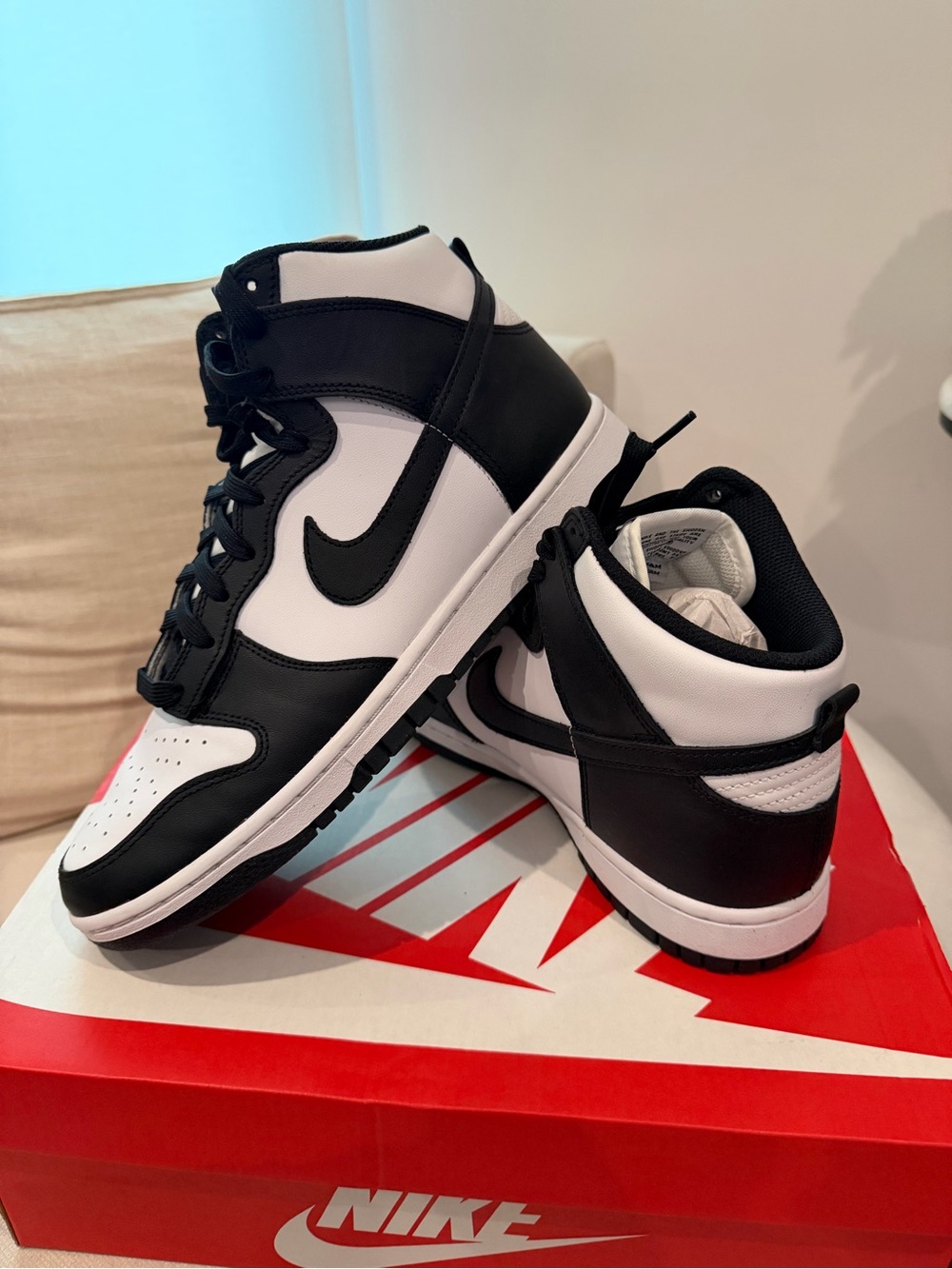 Nike Dunk High Retro Black & white size 10